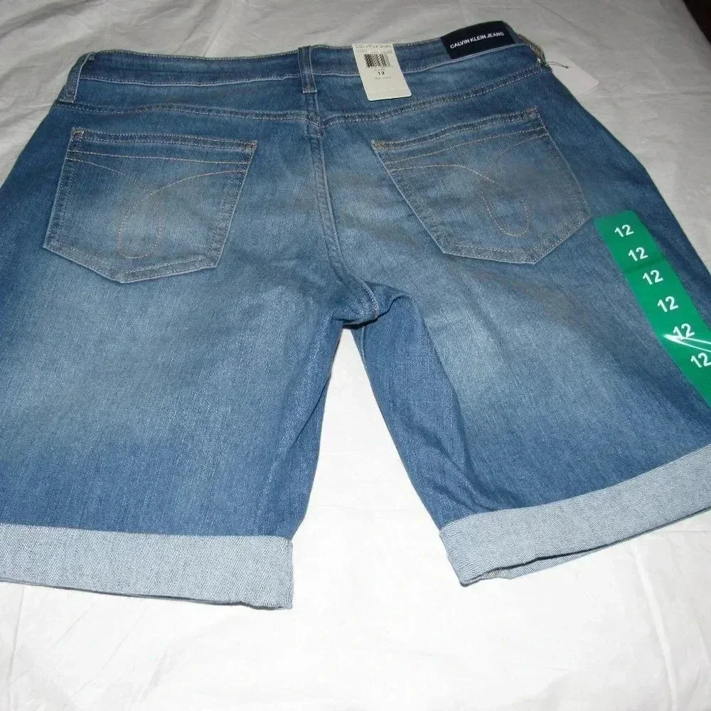 NWT CALVIN KLEIN JEANS Light Wash Shorts Size 12 - Picture 3 of 4